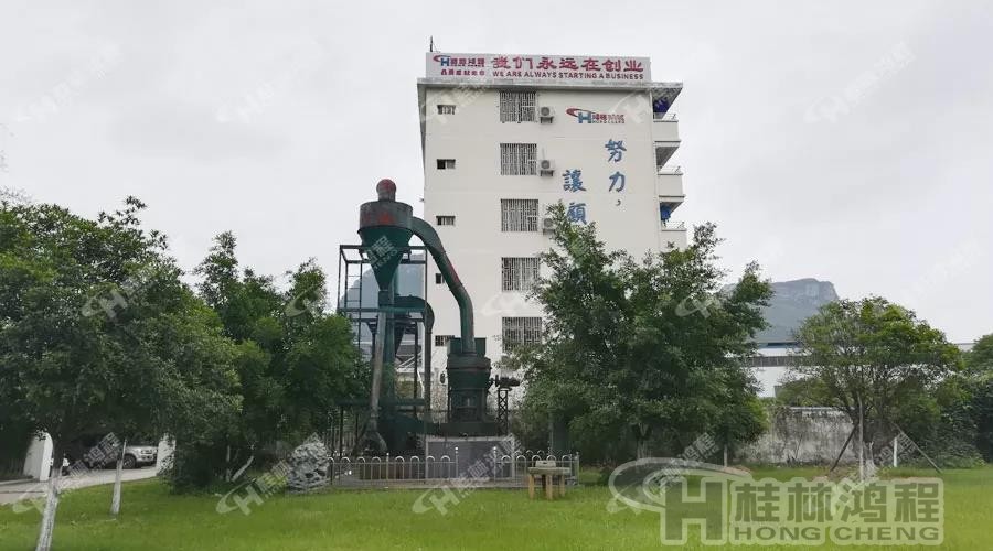 立磨廠(chǎng)家桂林鴻程HLM立式磨粉機(jī)
