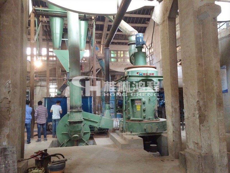 鉀長(zhǎng)石磨粉300目的設(shè)備:鉀長(zhǎng)石雷蒙磨粉機(jī)