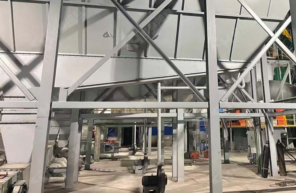 hlm2400碳酸錳立磨2條生產(chǎn)線所在的生產(chǎn)車間運(yùn)行實(shí)況 hlm2400碳酸錳立磨2條生產(chǎn)線所在的生產(chǎn)車間運(yùn)行實(shí)況